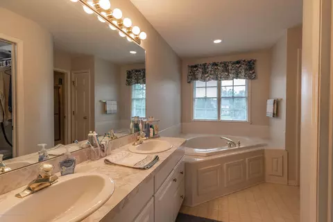 3331 Hollow Spring Dr, Dewitt, MI 48820 photo 24
