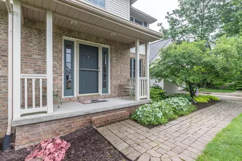 3331 Hollow Spring Dr, Dewitt, MI 48820 photo 2