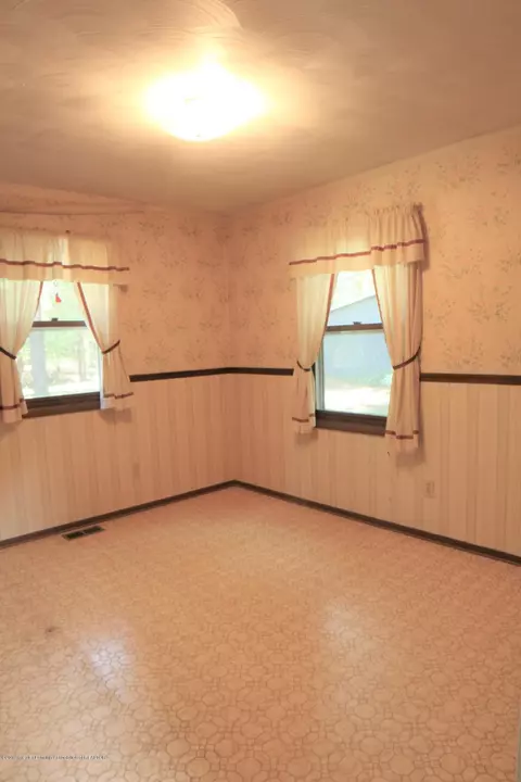 6395 E Cutler Rd, Bath, MI 48808 photo 9