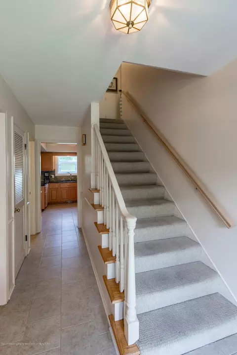 1926 Oneida Dr, Okemos, MI 48864 photo 12