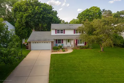 1926 Oneida Dr, Okemos, MI 48864 photo 3
