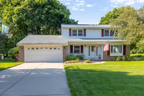 1926 Oneida Dr, Okemos, MI 48864 photo 2