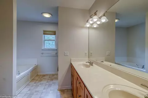 1111 Durango, Lansing, MI 48917 photo 18