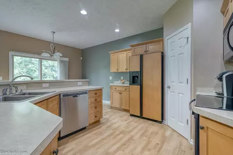 1111 Durango, Lansing, MI 48917 photo 13