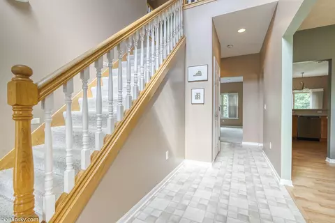 1111 Durango, Lansing, MI 48917 photo 3