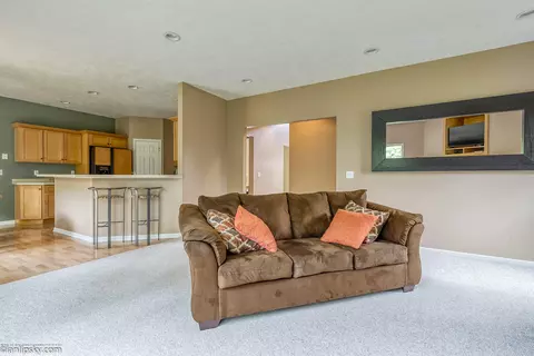 1111 Durango, Lansing, MI 48917 photo 9