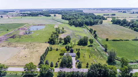 11586 Dow Rd, Sunfield, MI 48890 photo 32