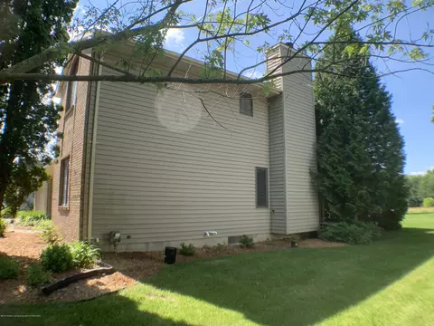 2335 Hiddenview Ln, Williamston, MI 48895 photo 3