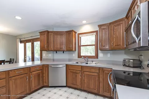 12426 Sea Pines Dr, Dewitt, MI 48820 photo 8