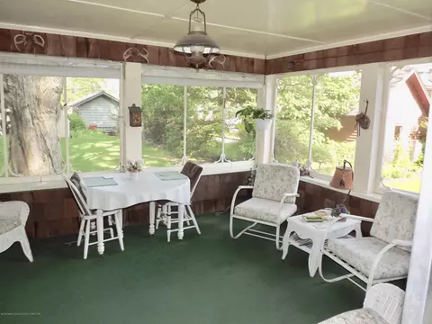 215 E Oak St, Mason, MI 48854 photo 17