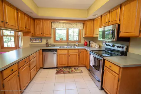 5941 Eagles Way, Haslett, MI 48840 photo 12