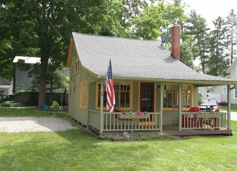 238 Peterman Ave, Crystal, MI 48818 photo 2