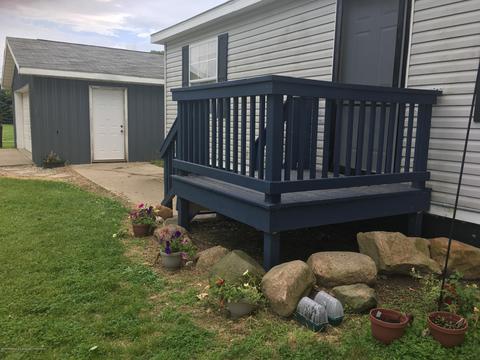 1267 W St Charles, Ithaca, MI 48847 photo 4