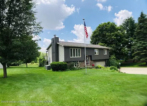 7075 W Herbison Rd, Dewitt, MI 48820 photo 3