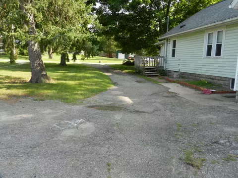 313 E Frederick Ave, Lansing, MI 48906 photo 4