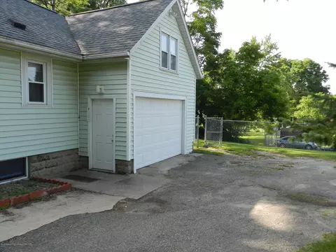 313 E Frederick Ave, Lansing, MI 48906 photo 5