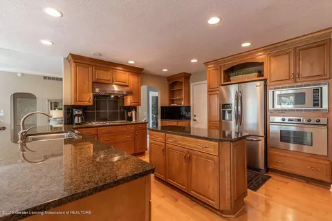 11614 N Hardwood Dr, Dewitt, MI 48820 photo 16