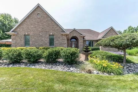 11614 N Hardwood Dr, Dewitt, MI 48820 photo 1