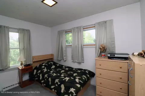 1045 Haslett Rd, Haslett, MI 48840 photo 12