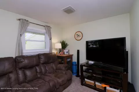 1045 Haslett Rd, Haslett, MI 48840 photo 5