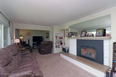 1045 Haslett Rd, Haslett, MI 48840 photo 4