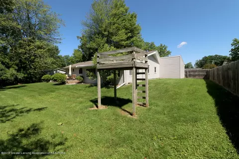 1045 Haslett Rd, Haslett, MI 48840 photo 24