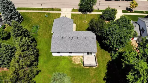 403 Brunswick Dr, Dewitt, MI 48820 photo 2