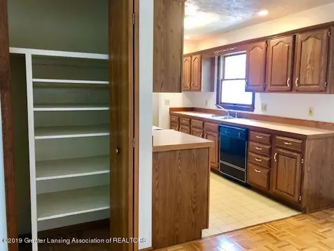 403 Brunswick Dr, Dewitt, MI 48820 photo 9