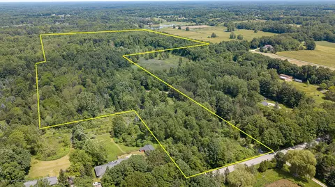 685 Gulick Rd, Haslett, MI 48840 photo 2