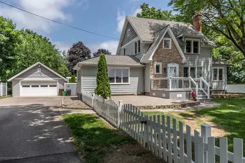 739 E Ash St, Mason, MI 48854 photo 2