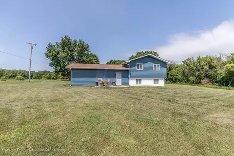 4602 N Smith Rd, Dimondale, MI 48821 photo 4