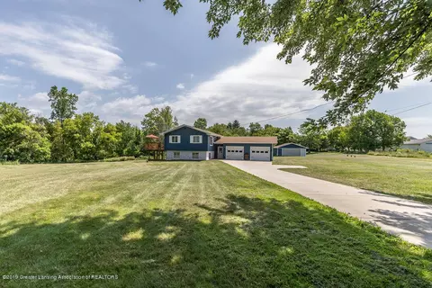4602 N Smith Rd, Dimondale, MI 48821 photo 2