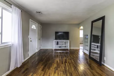 1960 Phillips Ave, Holt, MI 48842 photo 2
