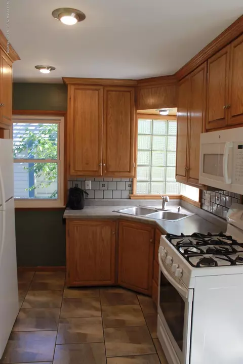 1805 Alpha St, Lansing, MI 48910 photo 8