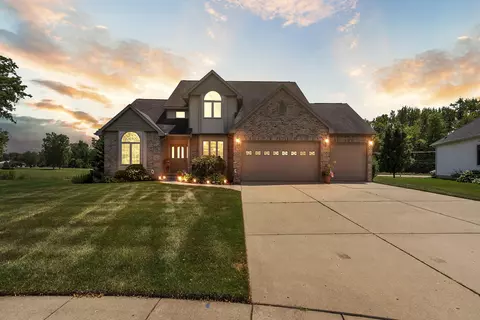 3199 Kari Cir, Dewitt, MI 48820 photo 1