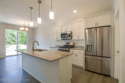 46 Harrogate Dr, Mason, MI 48854 photo 8