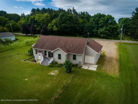 1623 E Maple Rapids Rd, Saint Johns, MI 48879 photo 2