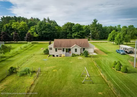 1623 E Maple Rapids Rd, Saint Johns, MI 48879 photo 4