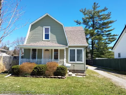 2198 Cedar St, Holt, MI 48842 photo 1