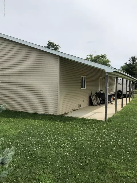 3951 E Miller Rd, Bancroft, MI 48414 photo 7