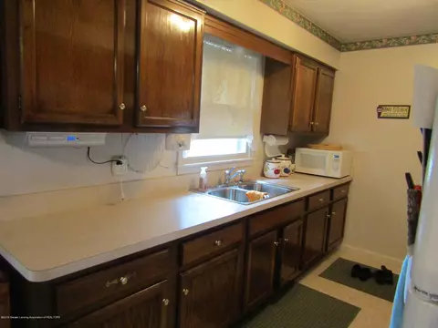758 S Eifert Rd, Mason, MI 48854 photo 3