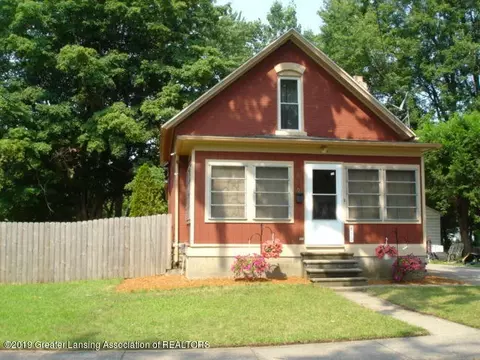 810 Wight St, Saint Johns, MI 48879 photo 1