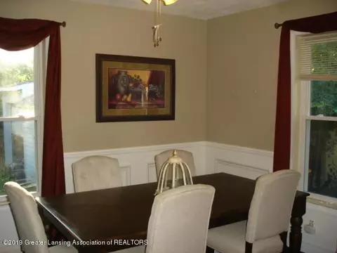 810 Wight St, Saint Johns, MI 48879 photo 9