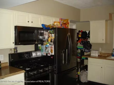 810 Wight St, Saint Johns, MI 48879 photo 11