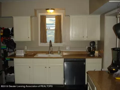 810 Wight St, Saint Johns, MI 48879 photo 12