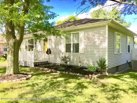 13531 Walnut St, Bath, MI 48808 photo 2