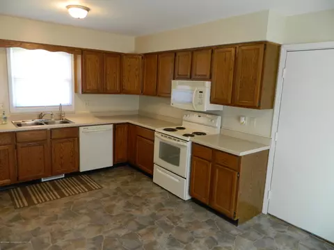 1925 Eifert Rd, Holt, MI 48842 photo 8