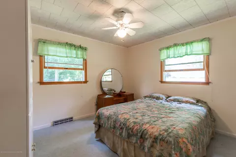 634 N Madison St, Perry, MI 48872 photo 25