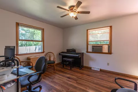 634 N Madison St, Perry, MI 48872 photo 12