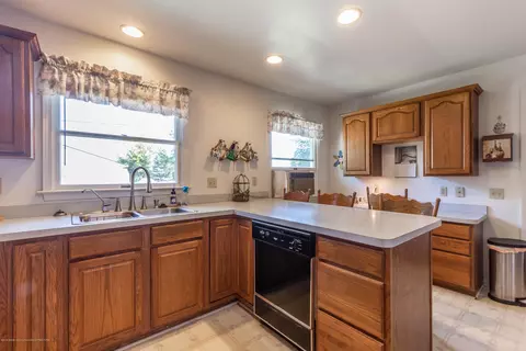 634 N Madison St, Perry, MI 48872 photo 15